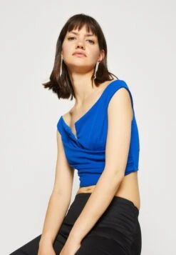 Wal G Valentines Heart Crop - Top - Electric Blue 9 Wal G Valentines Heart Crop - Top - Electric Blue -Wal G 020d3e409a9e40cf8dfc7fae6085827d scaled