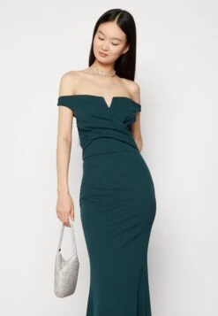 Wal G Kia Off The Shoulder Maxi Dress - Galajurk - Forest Green -Wal G 036fb7714e044178a79d21eaa620253d scaled