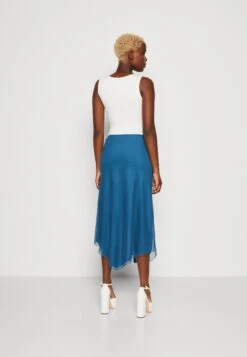 Wal G Roro Midi Skirt - Kokerrok - Dark Teal Blue -Wal G 05c54073c4c04a73968bd466cbc5375e scaled