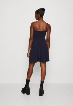 Wal G Vincent Skater Dress - Jerseyjurk - Navy Blue 8 Wal G Vincent Skater Dress - Jerseyjurk - Navy Blue -Wal G 061d6465647b4d39944a5aa7d7d38399 scaled
