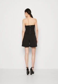 Wal G Liza V Neck- Top - Black 8 Wal G Liza V Neck- Top - Black -Wal G 0856608b5fd94472833cae958bb0f60d scaled