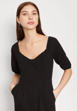 Wal G Alicia Straight Leg - Jumpsuit - Black -Wal G 08c7613fb2654294aff4fea0bcf1c1e5 scaled