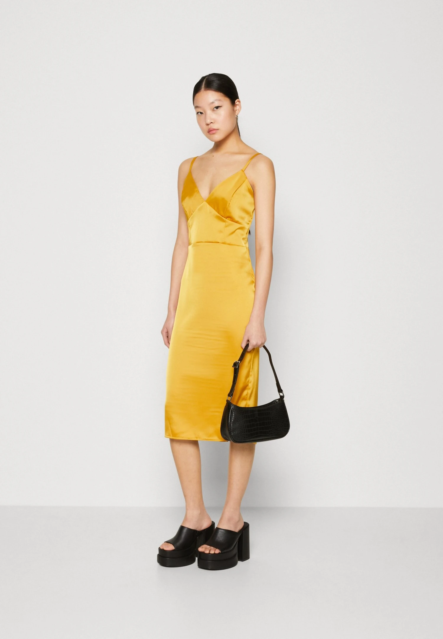 Wal G Ray Strappy Midi - Cocktailjurk - Yellow 2 Wal G Ray Strappy Midi - Cocktailjurk - Yellow - Afbeelding 2