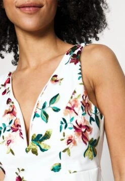 EmbroideredSkater - Jurk - White Floral -Wal G 0dc204d9e54449c49a62b1936990bf34 scaled