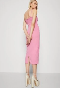 Wal G Dina V Neck Midi - Etui-Jurk - Rose Pink -Wal G 0e3de43bee3d474d9af2df6cfe6b55d8 scaled