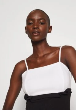 Janya - Jurk - Black/White -Wal G 1053911c91b14c31a16c70089da65450 scaled