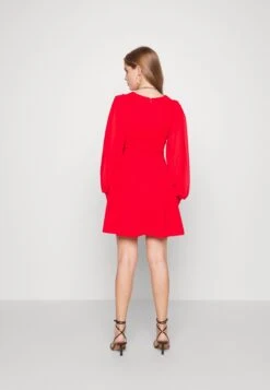 Kat Sleeve Dress - Cocktailjurk - Red -Wal G 136b6b41000243ef91a43514cf301391 scaled