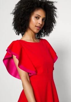 Max Ruffle Skater - Cocktailjurk - Red/Fuchsia -Wal G 151b5cedff2347eaa2b4a833a2841a8e scaled