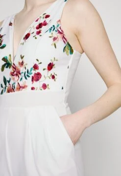 Wal G Print Contrast Plunge- Jumpsuit - White -Wal G 181d646f930840979fd5e29918f36652 scaled