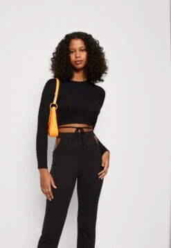 Wal G X Joey Back Detail - Longsleeve - Black -Wal G 18b2295c1d184075b8dd2831f60c6147 scaled