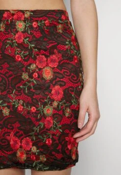 Wal G Peppy Skirt - Minirok - Red/Black -Wal G 1a3f093f80744b828b73d793dba7b0ef scaled