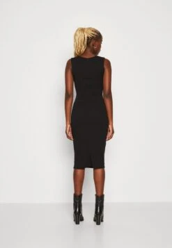 Wal G Brody Curve Neck Midi - Etui-Jurk - Black -Wal G 1b2e8c5dfa724b66a91c41413b51f687 scaled