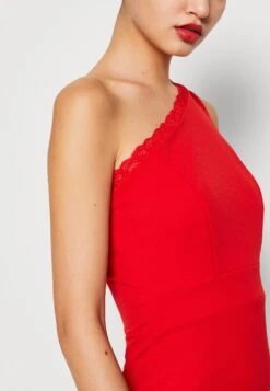 Wal G Wendy One Shoulder Maxi Dress - Jerseyjurk - Red 11 Wal G Wendy One Shoulder Maxi Dress - Jerseyjurk - Red -Wal G 1bb97fe232ca4bdf9c2112e7810e6e6b scaled