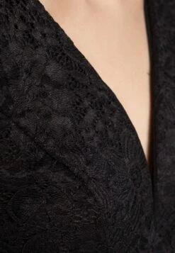 Wal G V Neck Midi Dress - Etui-Jurk - Black -Wal G 20d138f619d646a88df3bcdf0e9c9315 scaled