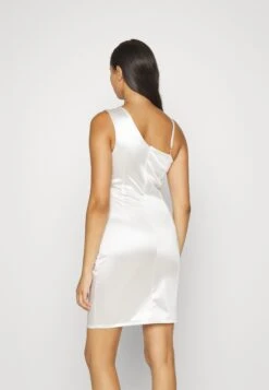 Wal G Tanya Ruffle Mini - Cocktailjurk - White -Wal G 21552e3d87fb4a83abd10e3cd2c447be scaled