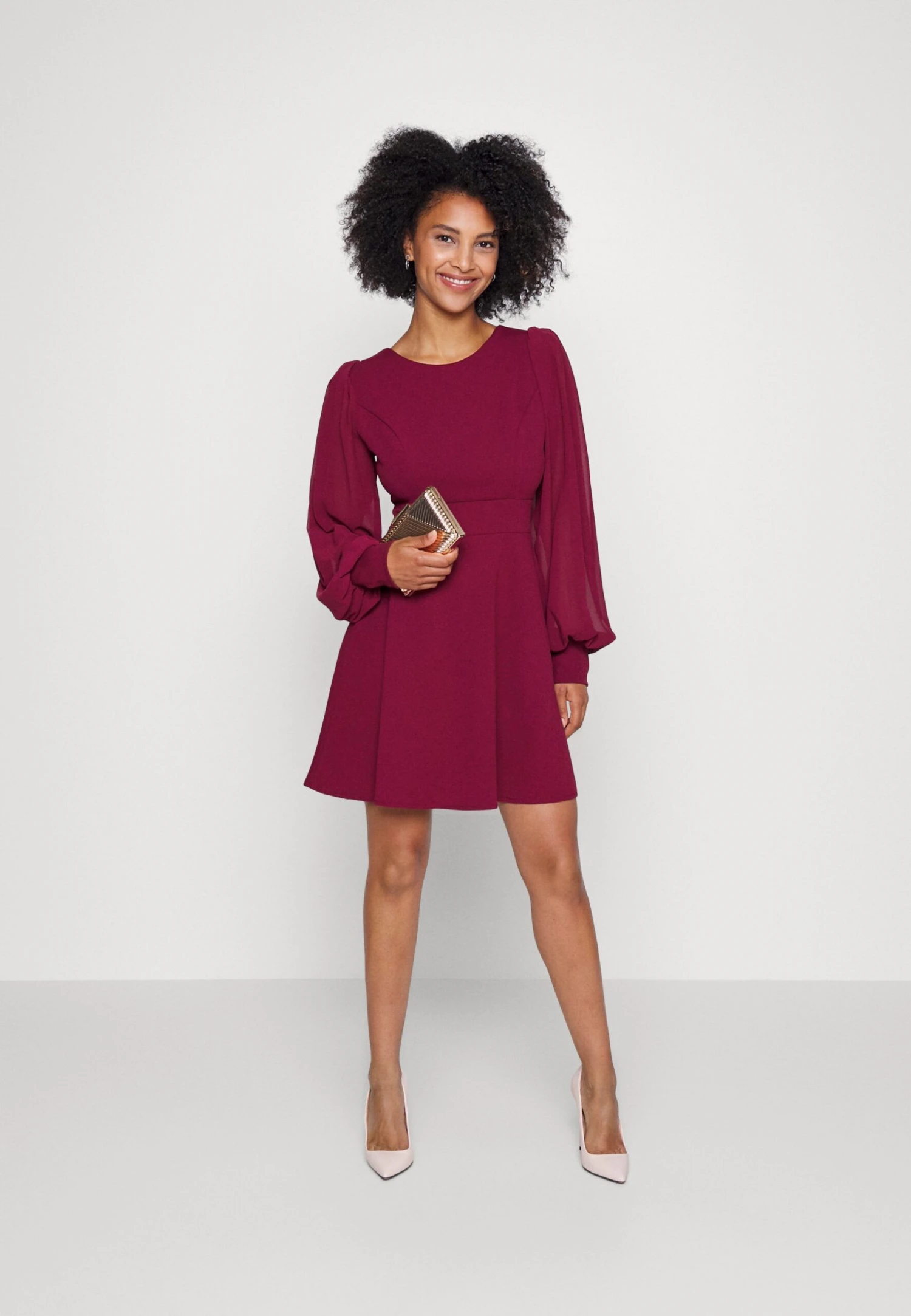Kat Sleeve Dress - Cocktailjurk - Berry Wine 2 Kat Sleeve Dress - Cocktailjurk - Berry Wine - Afbeelding 2