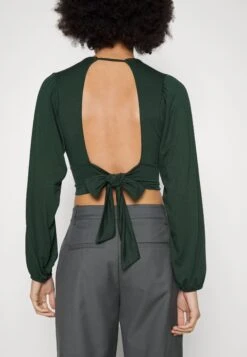 Wal G Crissy Backless - Longsleeve - Forest Green 9 Wal G Crissy Backless - Longsleeve - Forest Green -Wal G 21e12b1f8c4940d481d11a993d6b3ba5 scaled