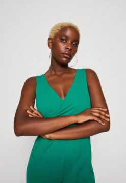 Wal G Toby V Neck - Jumpsuit - Leaf Green -Wal G 2235fe325d0d407e8e3ce34c5e77e948 scaled