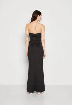 Wal G Dolly V Neck Maxi - Jerseyjurk - Black -Wal G 273bef3cd08849f4a7066a3b3d8bfc10 scaled