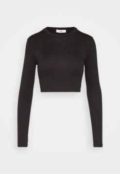 Wal G Roza Back Detail Crop - Longsleeve - Black 10 Wal G Roza Back Detail Crop - Longsleeve - Black -Wal G 27475325ce104f04a8c35bab4f16ac91 scaled