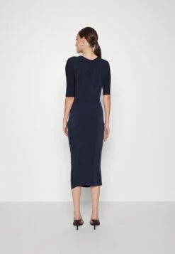 Knot Midi Dress - Jerseyjurk - Navy Blue 7 Knot Midi Dress - Jerseyjurk - Navy Blue -Wal G 2e73ed603d324b20a187855d6eac9ec1 scaled