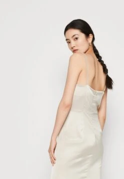 Wal G Wedding Mona Maxi - Galajurk - Gold-Coloured 9 Wal G Wedding Mona Maxi - Galajurk - Gold-Coloured -Wal G 34ba8641277344f387644345097245eb scaled