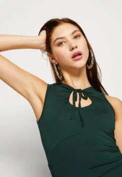 Wal G Aquaria - Jerseyjurk - Forest Green -Wal G 35c6ffbcb6374990b5d031754ce48afe scaled