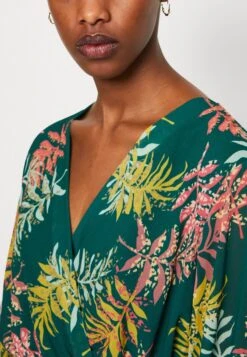 Wal G Cruise Collection Tropical Wrap Dress - Jurk - Multicoloured -Wal G 373d4fbcadd1499b9fce5e70608197bb scaled
