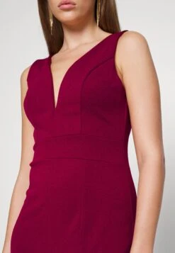 V Neck Midi - Cocktailjurk - Berry Wine -Wal G 3bcb815ca30344d4bcfc56049f16e21f scaled