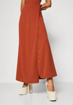 Wal G Jackie Strappy Maxi - Maxi-Jurk - Terracotta -Wal G 3d858fc63a9d490797bc9e0fa70fa988 scaled