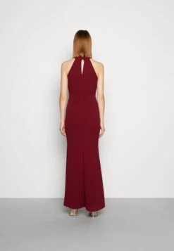 Wal G Sara Halter Neck Maxi Dress - Galajurk - Berry Wine -Wal G 4130c50470584a8ab0f3a21c58cf650b scaled