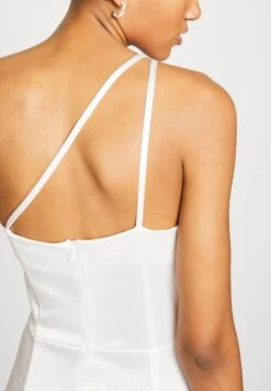 Wal G Chantal One Shoulder Maxi - Galajurk - White 11 Wal G Chantal One Shoulder Maxi - Galajurk - White -Wal G 42a9147b4e534b9a90f4b748fcd9dd0d scaled