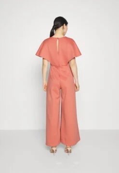 Wedding Petite Betty Wrap Jumpsuit - Jumpsuit - Rosa -Wal G 42dd88d13bf64ef3a03534378cc7009f scaled