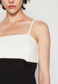 Wal G Janya Contrast Midi - Jerseyjurk - Black/White 11 Wal G Janya Contrast Midi - Jerseyjurk - Black/White -Wal G 459b5186fcb34879b58f47ba827d67a8 scaled