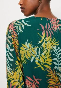 Wal G Cruise Collection Tropical Contrast Mini Dress - Jurk - Multicoloured -Wal G 463372af8fd04bd583114f9157299c3d scaled