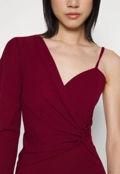 Wal G Ciaramin One Sleeve Jumpsuit - Jumpsuit - Berry Wine 11 Wal G Ciaramin One Sleeve Jumpsuit - Jumpsuit - Berry Wine -Wal G 4639db4e105948ef9edc3a4117e9f93c scaled