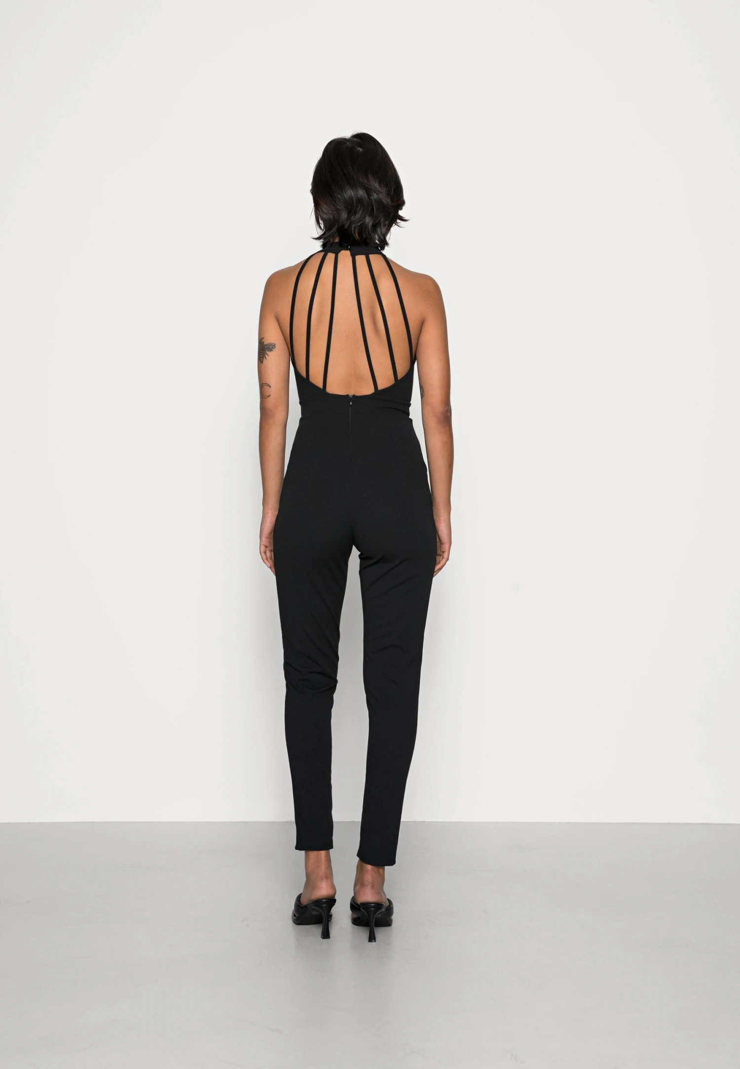 Wal G Chenise Halter Neck- Jumpsuit - Black 3 Wal G Chenise Halter Neck- Jumpsuit - Black - Afbeelding 3