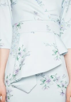 Isabella Wrap Print Midi - Jerseyjurk - Baby Blue -Wal G 48e37edd4d5948a2b214d6539eb481fc scaled