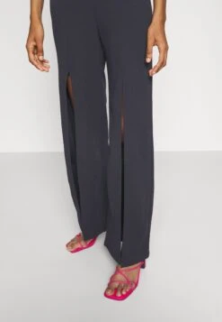 Alfo Cross Neck Jumpsuit - Jumpsuit - Navy Blue -Wal G 4b4eca4618f04756b250b984ff5c824c scaled