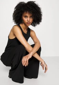 Velisha Wide Leg Trouser - Broek - Black -Wal G 4f43a2cccad8457088fc6ca5efdf152e scaled