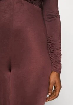 Curve Cece- Jumpsuit - Chocolate Brown -Wal G 5867e24be1ff42bda785e0bb9b17b048 scaled