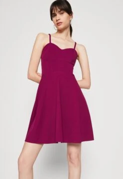 Wal G Asha Skater - Cocktailjurk - Plum -Wal G 5a869fbdc93d44fe94d608b74ce76f1d scaled