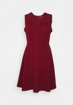 Wal G Accessorie Neck Skater Dress - Cocktailjurk - Wine -Wal G 63980da477594d4da1773a49145f80a4 scaled