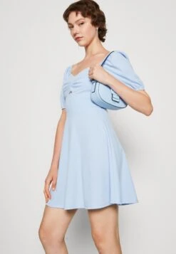 Wal G Haliday Cut Out Skater - Jerseyjurk - Sky Blue -Wal G 659a588a36a049a3a7932e2bcbbb53f8 scaled