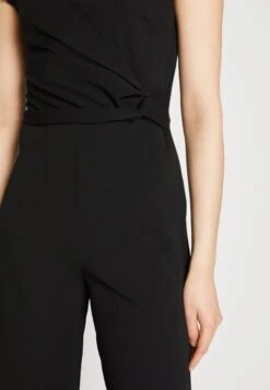Wal G Cecillian V Neck - Jumpsuit - Black -Wal G 661cfc3bb4b34b3cb8eff7874e1d721c scaled