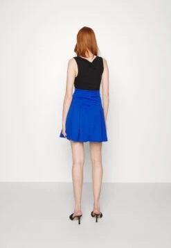 Wal G Zerene Skater Skirt - A-Lijn Rok - Electric Blue -Wal G 6aa8c765c5f946e995c543903f9e1ca5 scaled