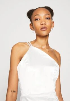 Wal G Chantal One Shoulder Maxi - Galajurk - White 9 Wal G Chantal One Shoulder Maxi - Galajurk - White -Wal G 7784b86b6ead4671ae341ceefa30852b scaled