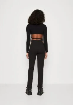 Wal G X Joey Back Detail - Longsleeve - Black -Wal G 77a25dca9e2d4475a4f0e07ffa11900d scaled