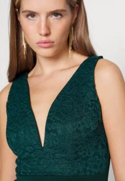 Celia V Neck Midi Dress - Cocktailjurk - Forest Green -Wal G 785108ff92094ab085813f4c454e1b56 scaled