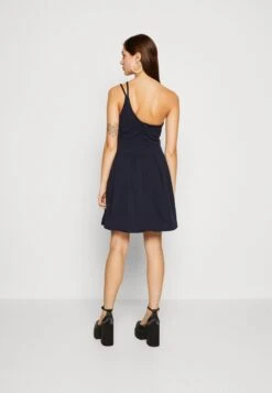 Wal G Reily Strap Skater - Jerseyjurk - Navy Blue -Wal G 7ae047583bf94d91b5cbb7451be7f70a scaled